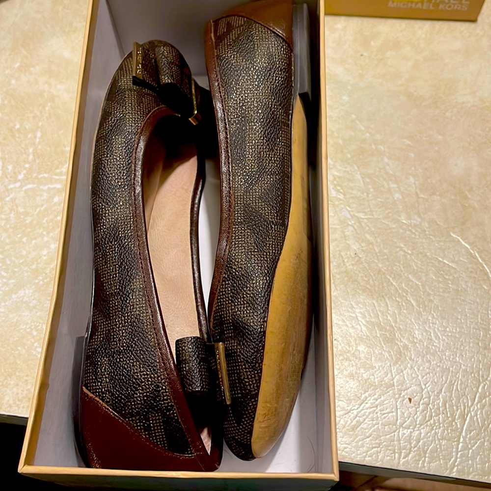 Michael Kors brown MK signature size7M flats